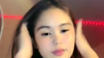 Pammy Cantik Telanjang Dada