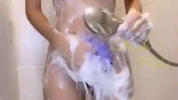 Mahasiswi Toge Mandi Bugil