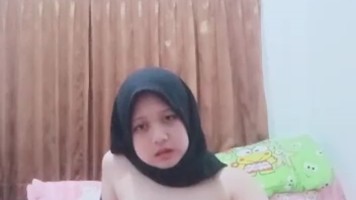 Abg Jilbab Hitam Colmek Botol Pewangi