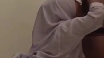 Siswi Jilbab Putih Digrepe Diam Saja ternyata Lagi Pengen